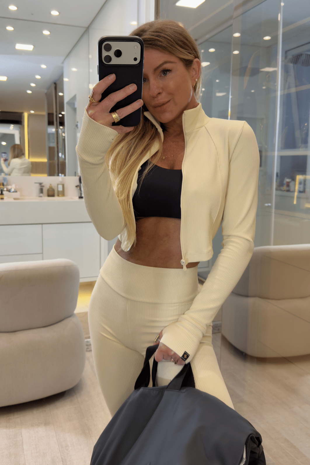 Calça legging canelada AMARELO MANTEIGA Isa Calça legging canelada AMARELO MANTEIGA Isa