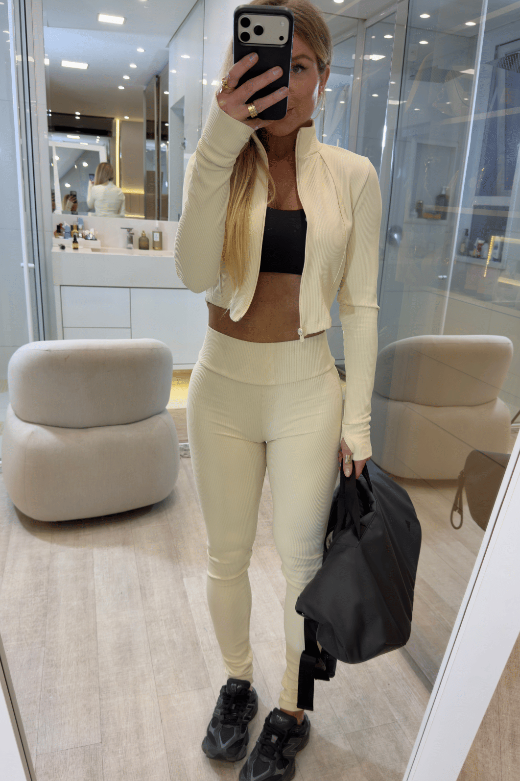 Calça legging canelada AMARELO MANTEIGA Isa Calça legging canelada AMARELO MANTEIGA Isa