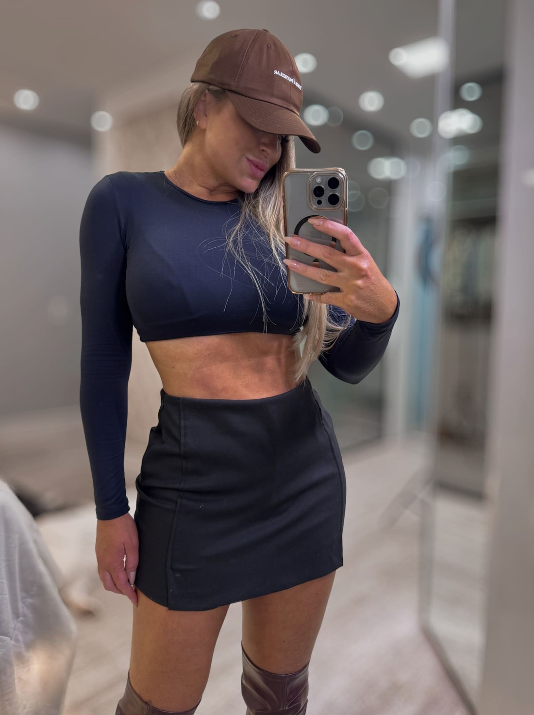 Short saia recorte frontal Evelyn Short saia recorte frontal Evelyn