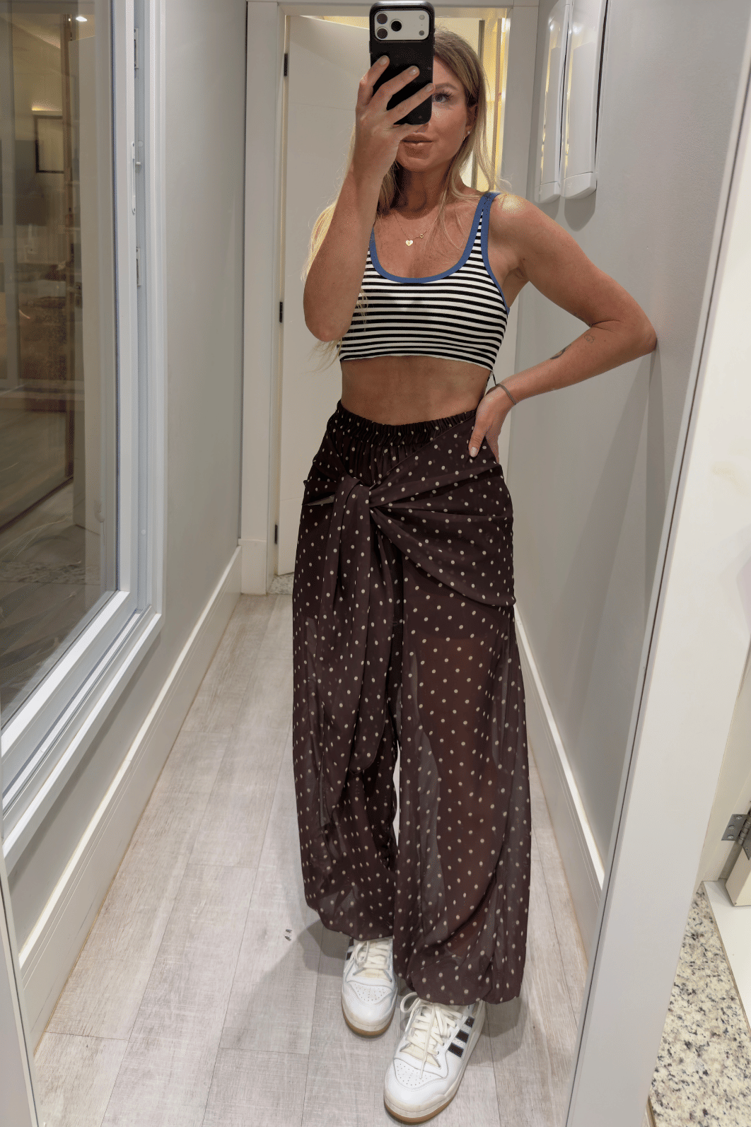 Calça Aladim Em poá com amarração Selene Calça Aladim Em poá com amarração Selene