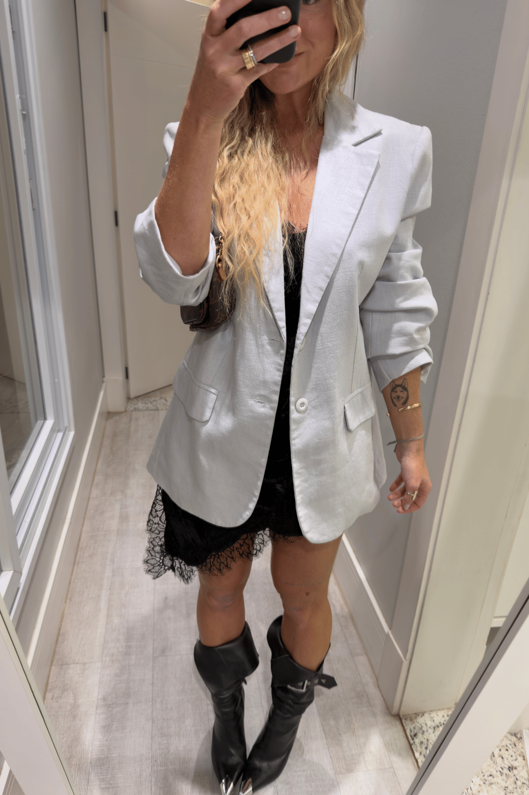 Blazer alongado em linho cinza claro Diana Blazer alongado em linho cinza claro Diana