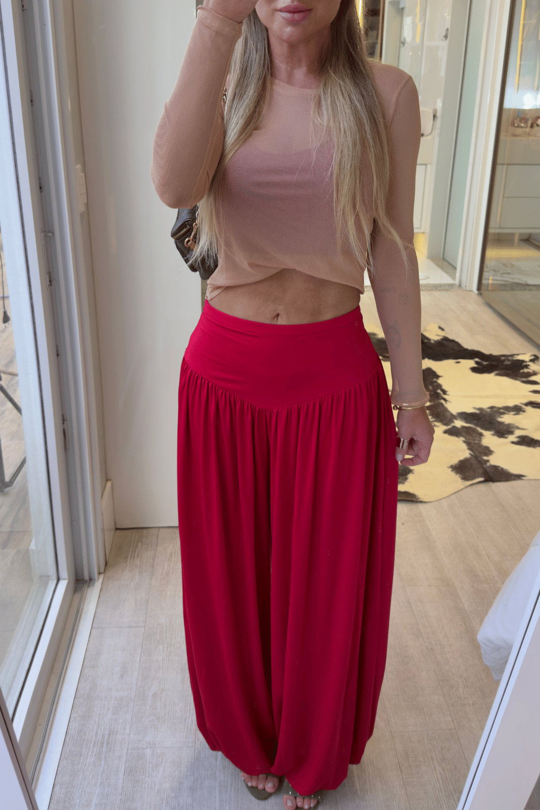 Blusa manga longa em tule Bege Blusa manga longa em tule Bege