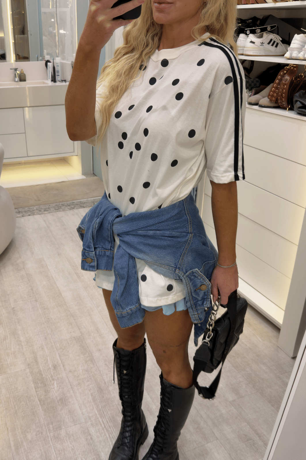 Camiseta alongada oversized style OFF estampa Poá