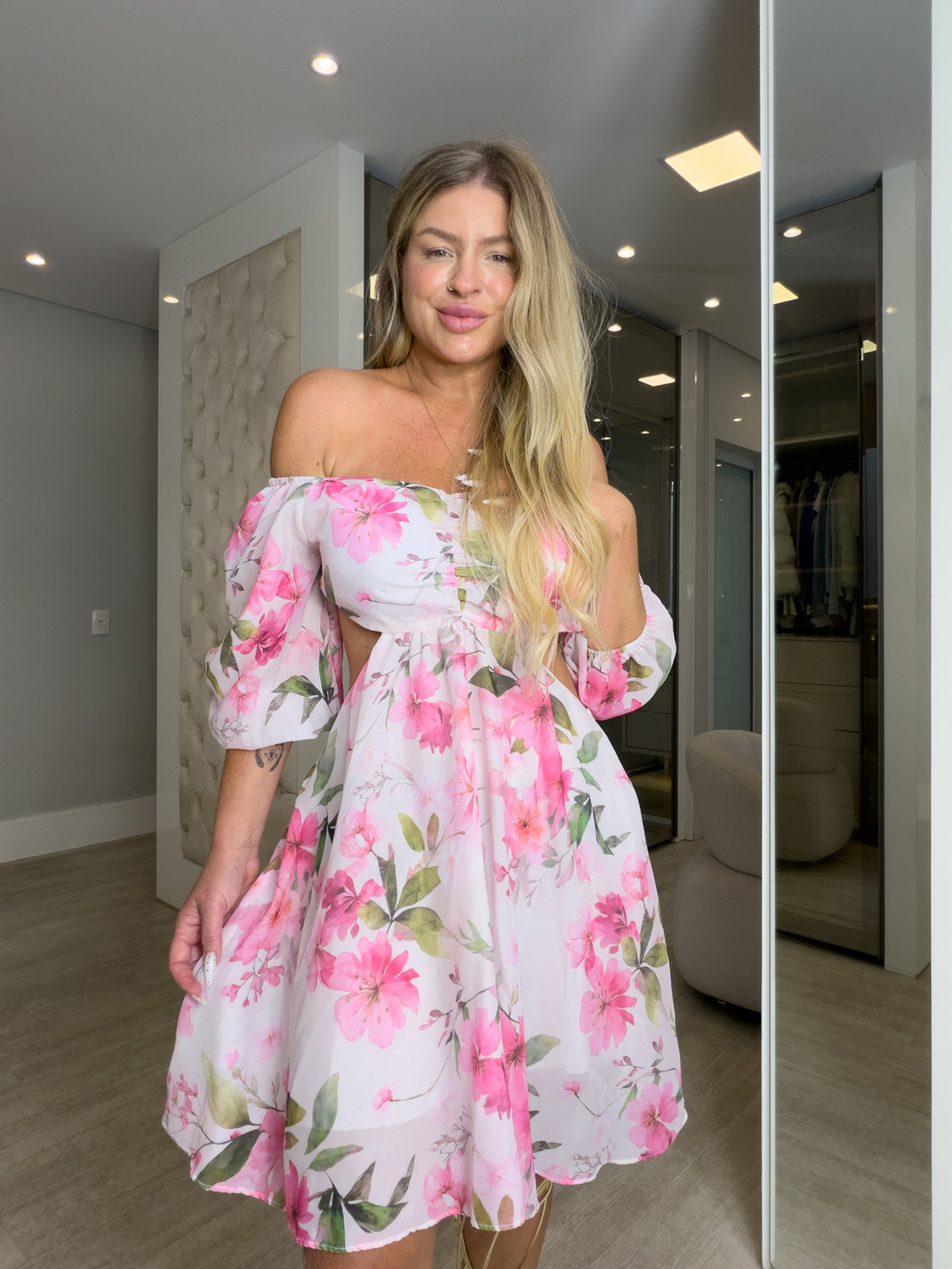 Vestido curto tomara que caia soltinho assimétrico estampado Cassandra Vestido curto tomara que caia soltinho assimétrico estampado Cassandra