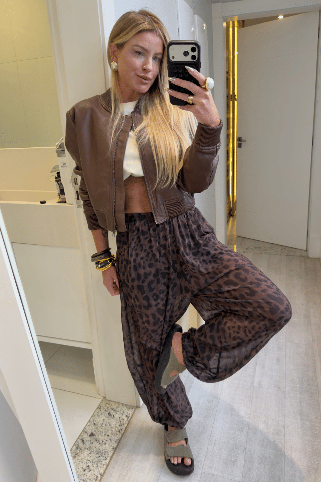 Calça balloon em tule estampa de onça Calça balloon em tule estampa de onça