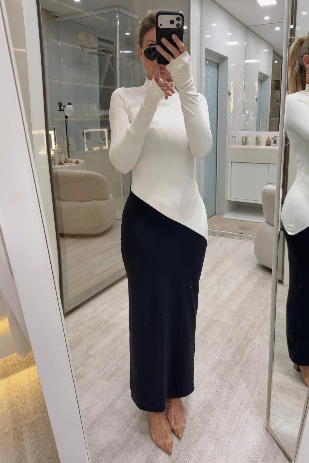 vestido longo Bicolor Sthepanie Preto e Branco vestido longo Bicolor Sthepanie Preto e Branco