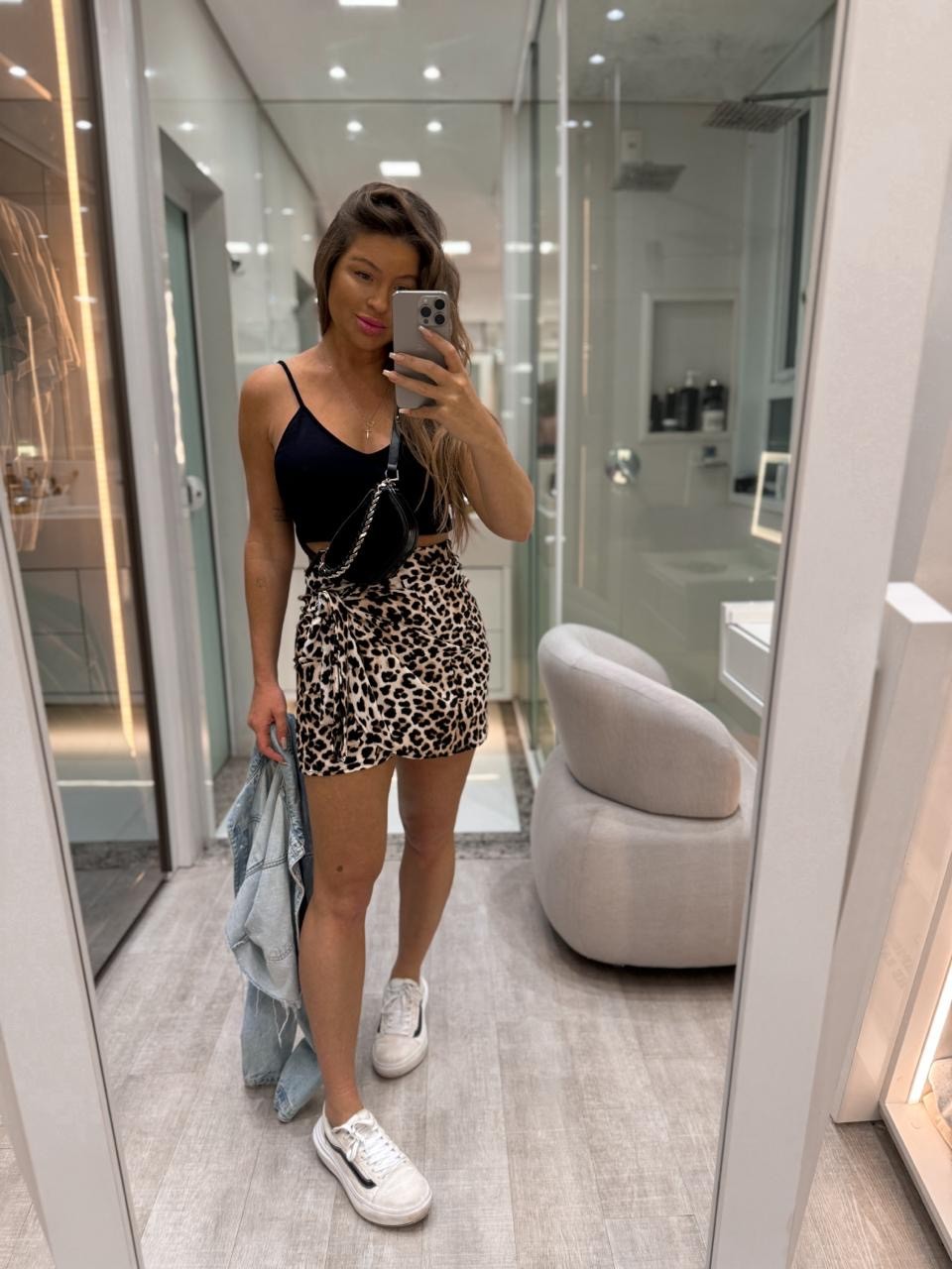 Cropped de alças finas com textura canelada Cropped de alças finas com textura canelada