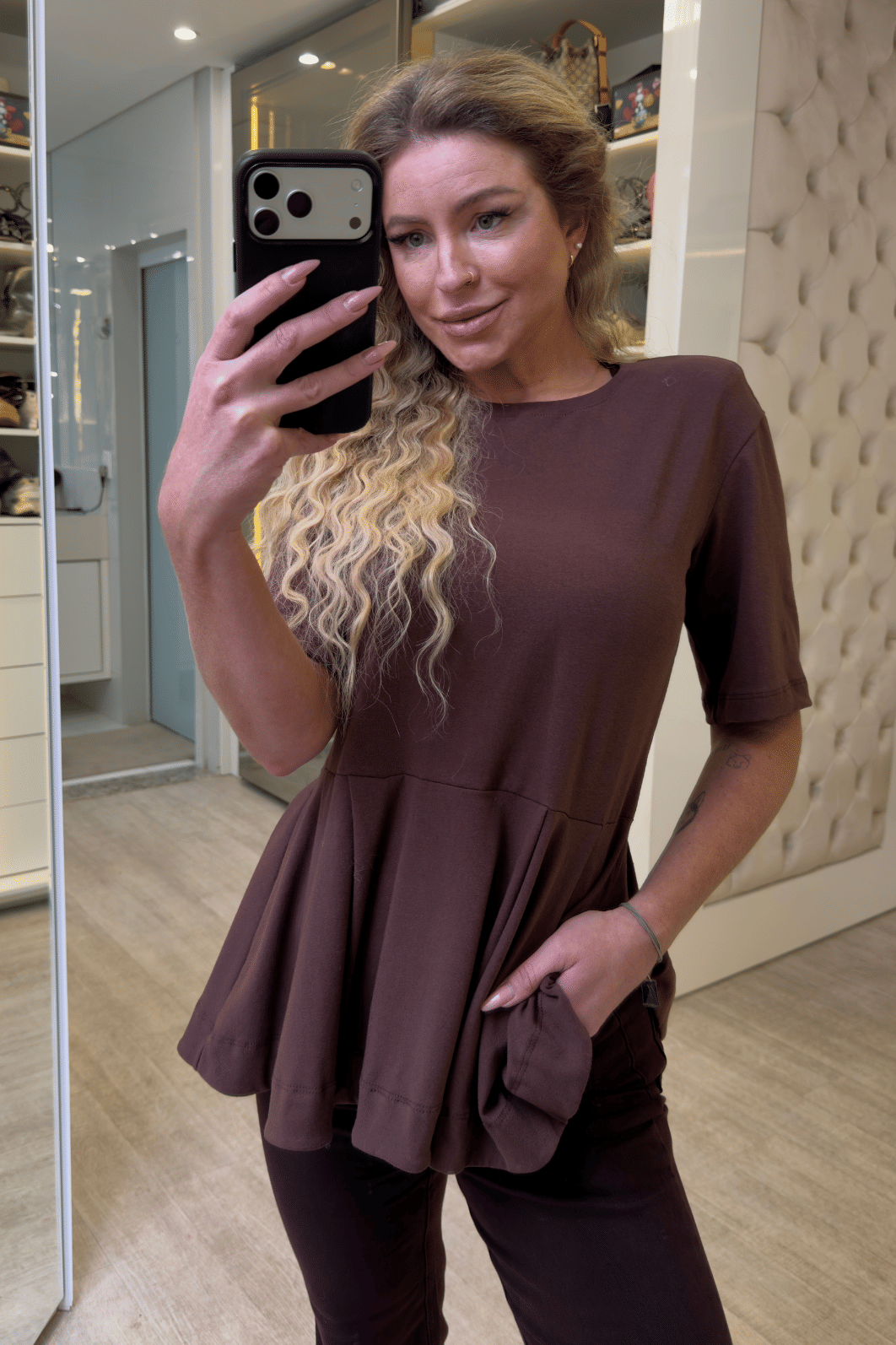 Camiseta básica Peplum MARROM Júlia Camiseta básica Peplum MARROM Júlia
