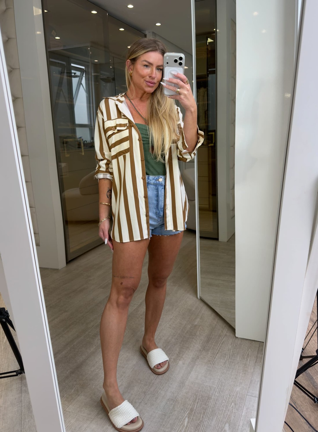 Camisa alongada estampa listras