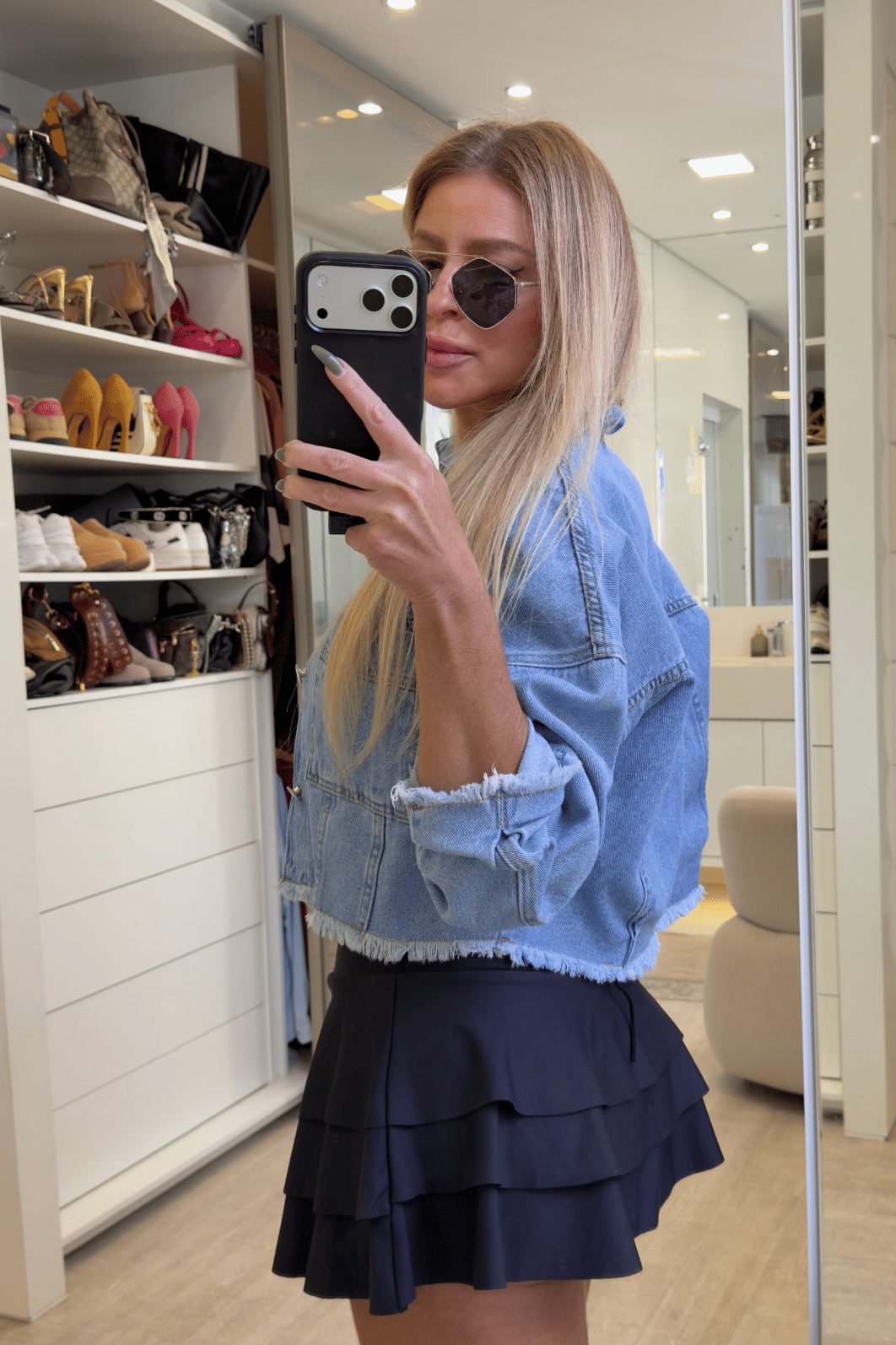 Jaqueta jeans oversize barra desfiada
