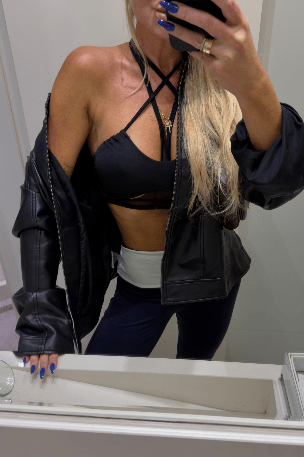 Cropped com recortes Liandra