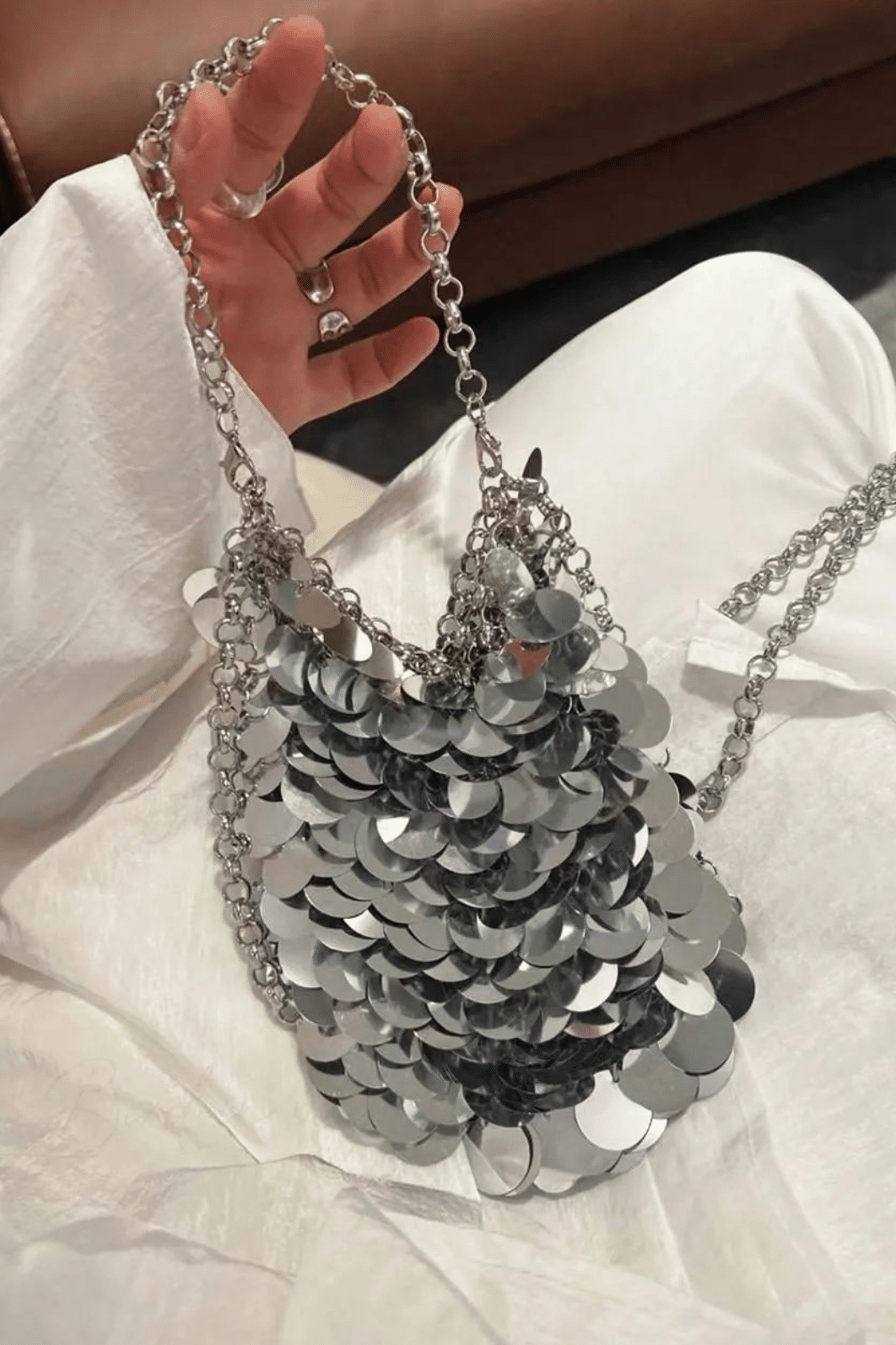 Bolsa bag prata com aplicações de paetê Bolsa bag prata com aplicações de paetê