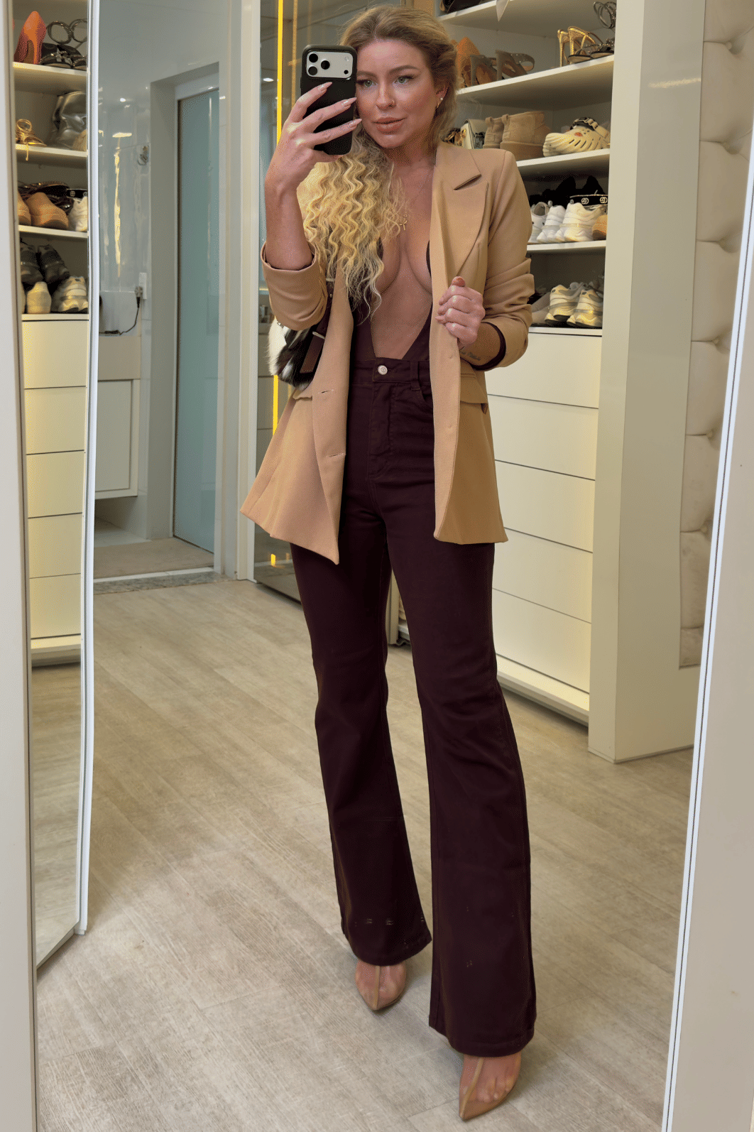 Calça jeans flare Olivia Calça jeans flare Olivia