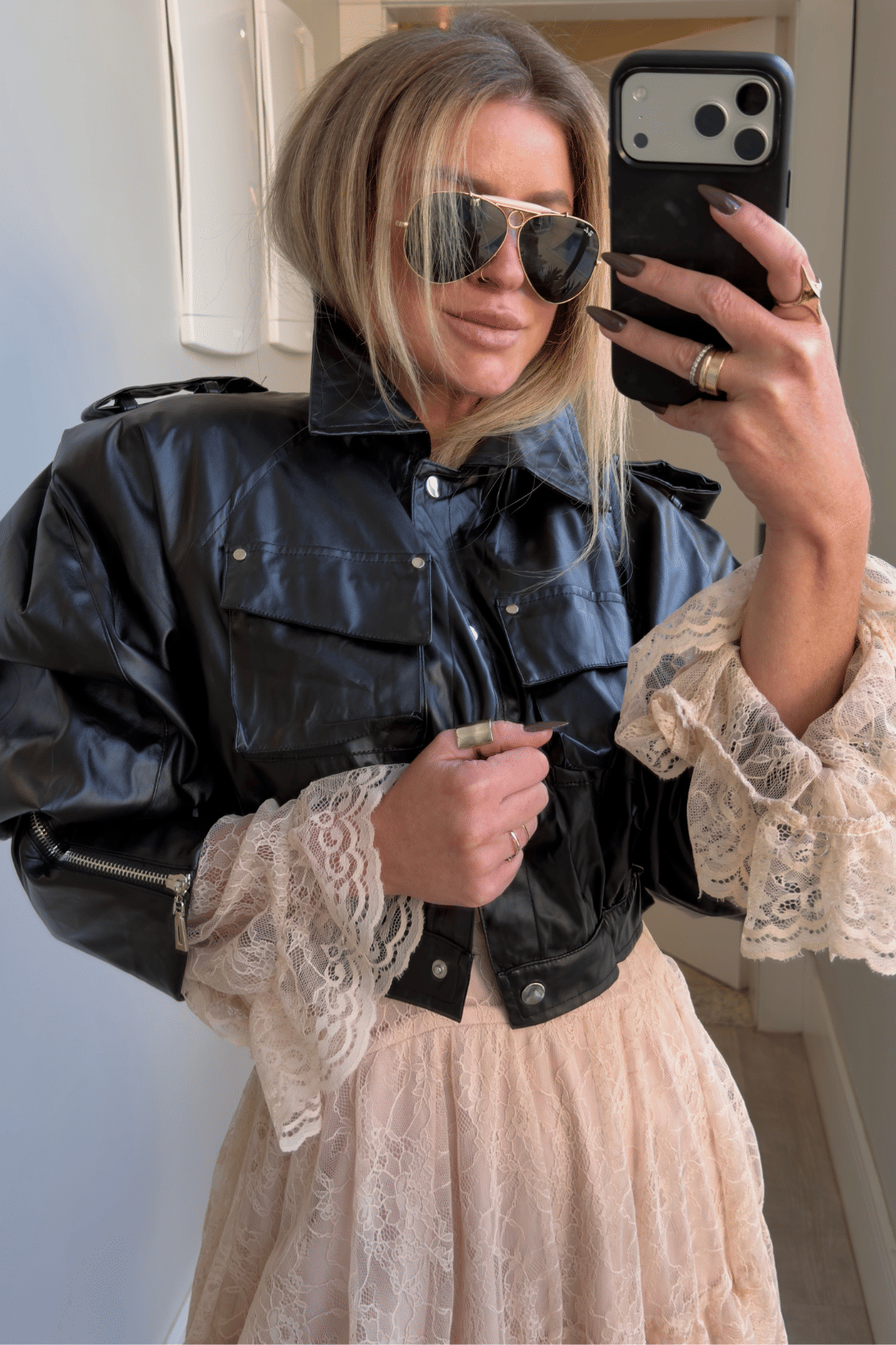 Jaqueta bomber em couro Linda Jaqueta bomber em couro Linda