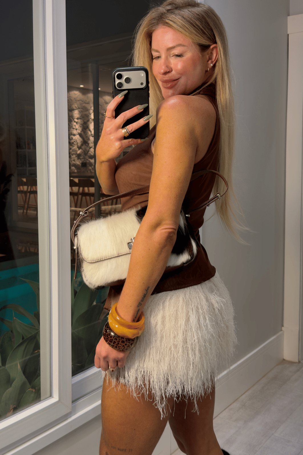 Short em plumas