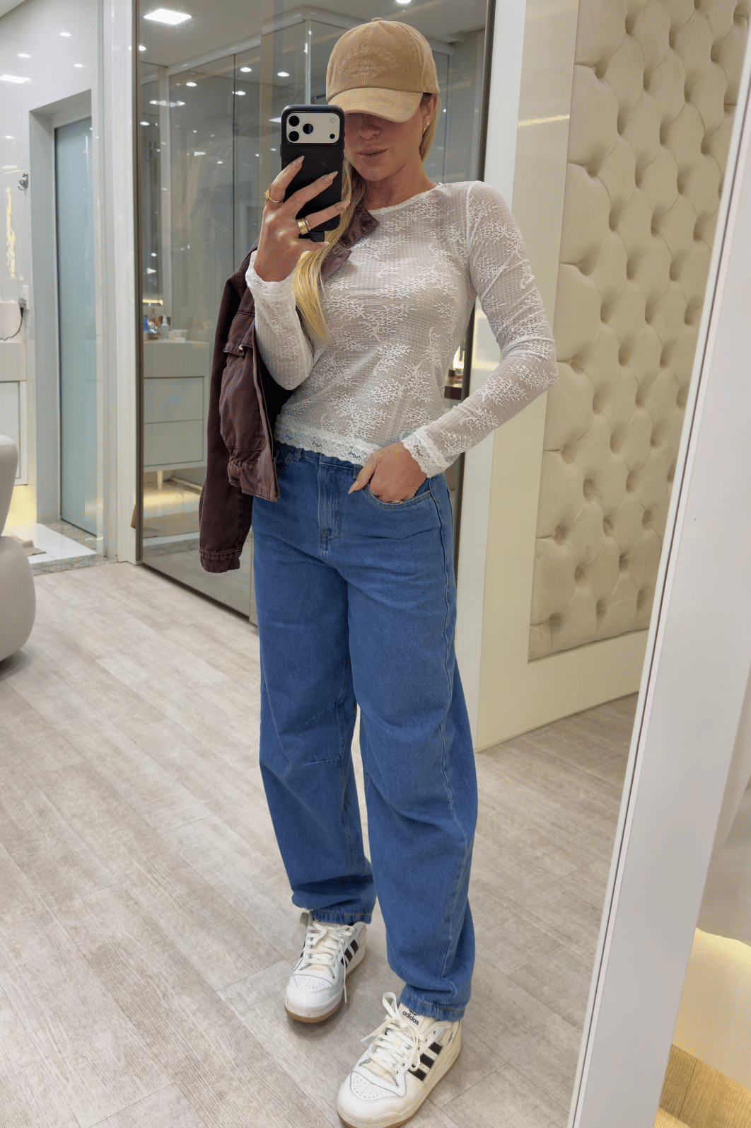 Blusa manga longa em renda Blusa manga longa em renda