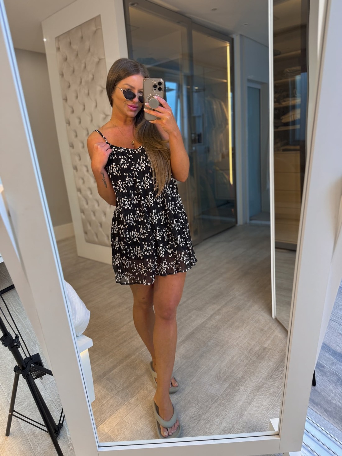 Vestido curto em tule florido