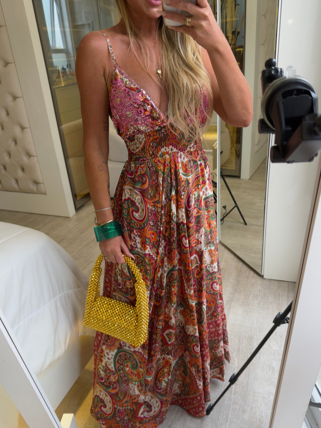 Vestido longo com detalhes bordados Indiano