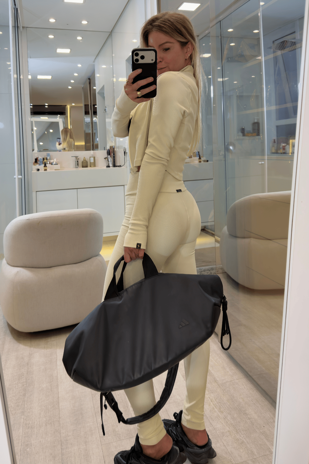 Calça legging canelada AMARELO MANTEIGA Isa Calça legging canelada AMARELO MANTEIGA Isa