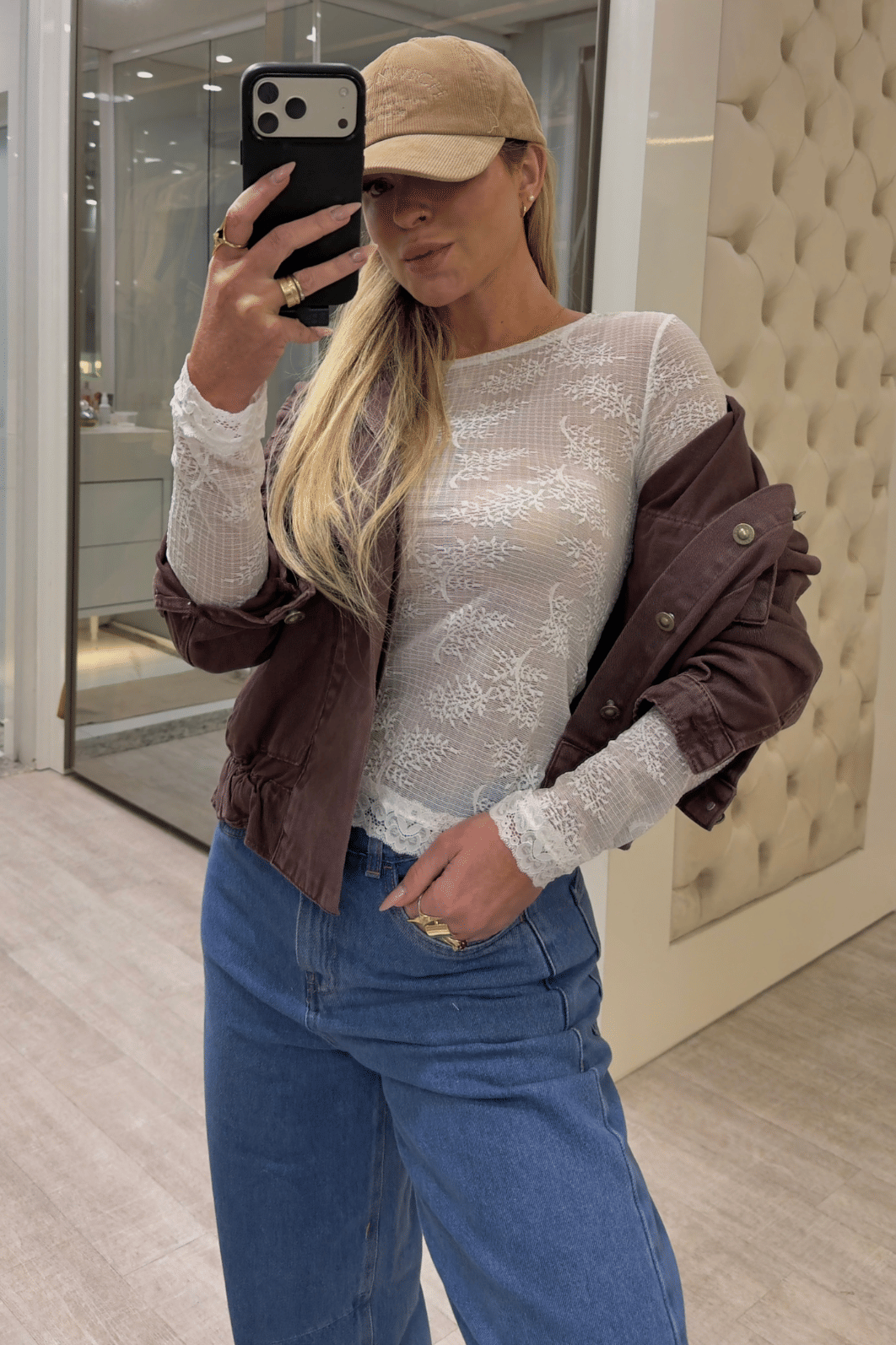 Blusa manga longa em renda Blusa manga longa em renda