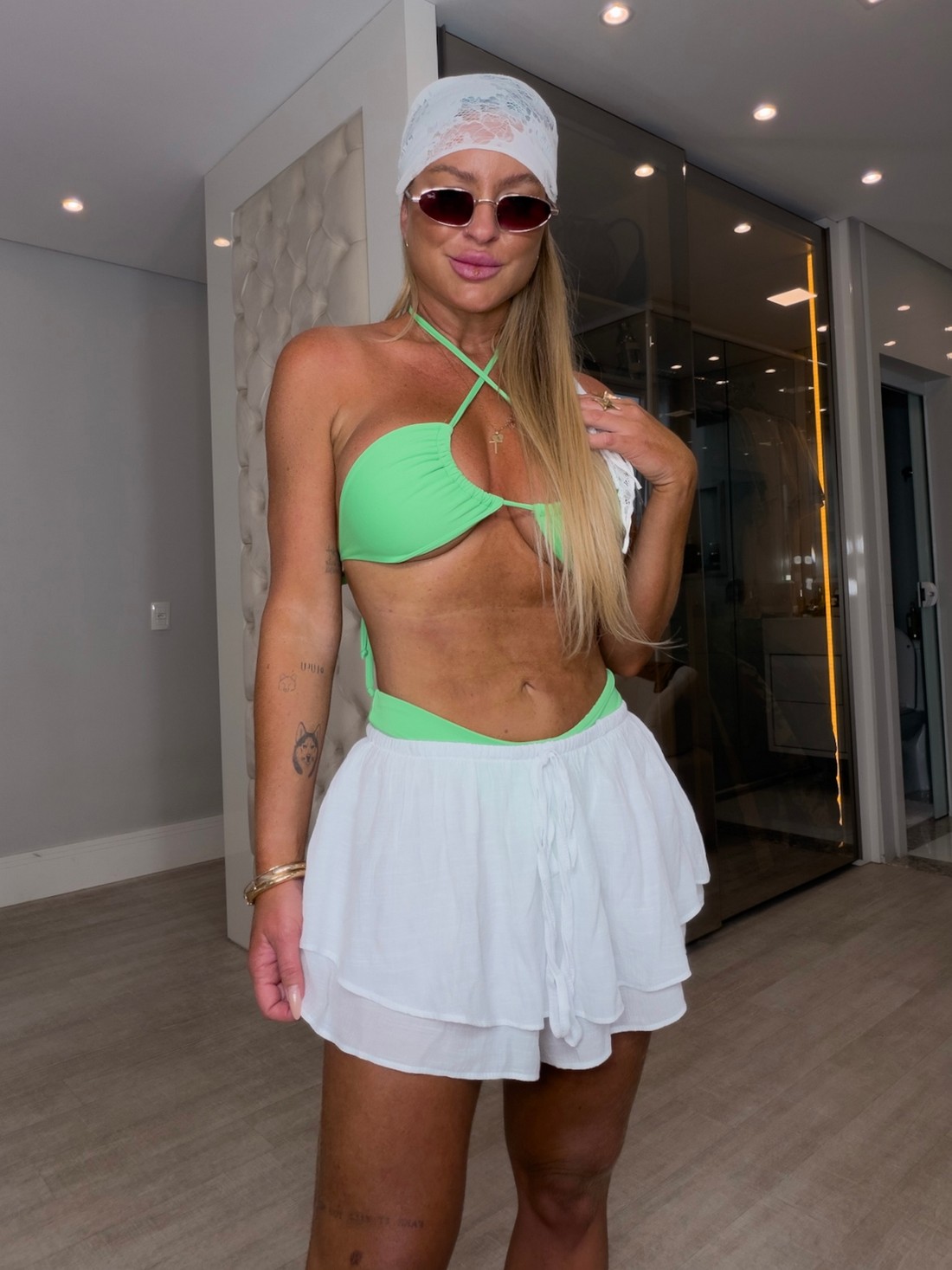 Conjunto bata ombro a ombro e short com babados Amanda