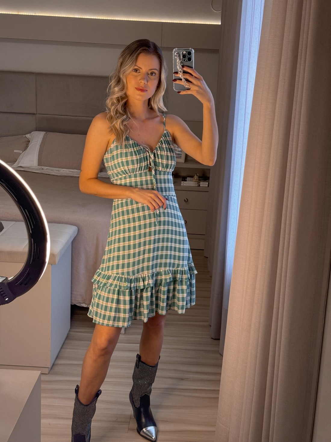 Vestido de alcinhas com decote princesa estampa xadrez verde e vermelho fran Vestido de alcinhas com decote princesa estampa xadrez verde e vermelho fran