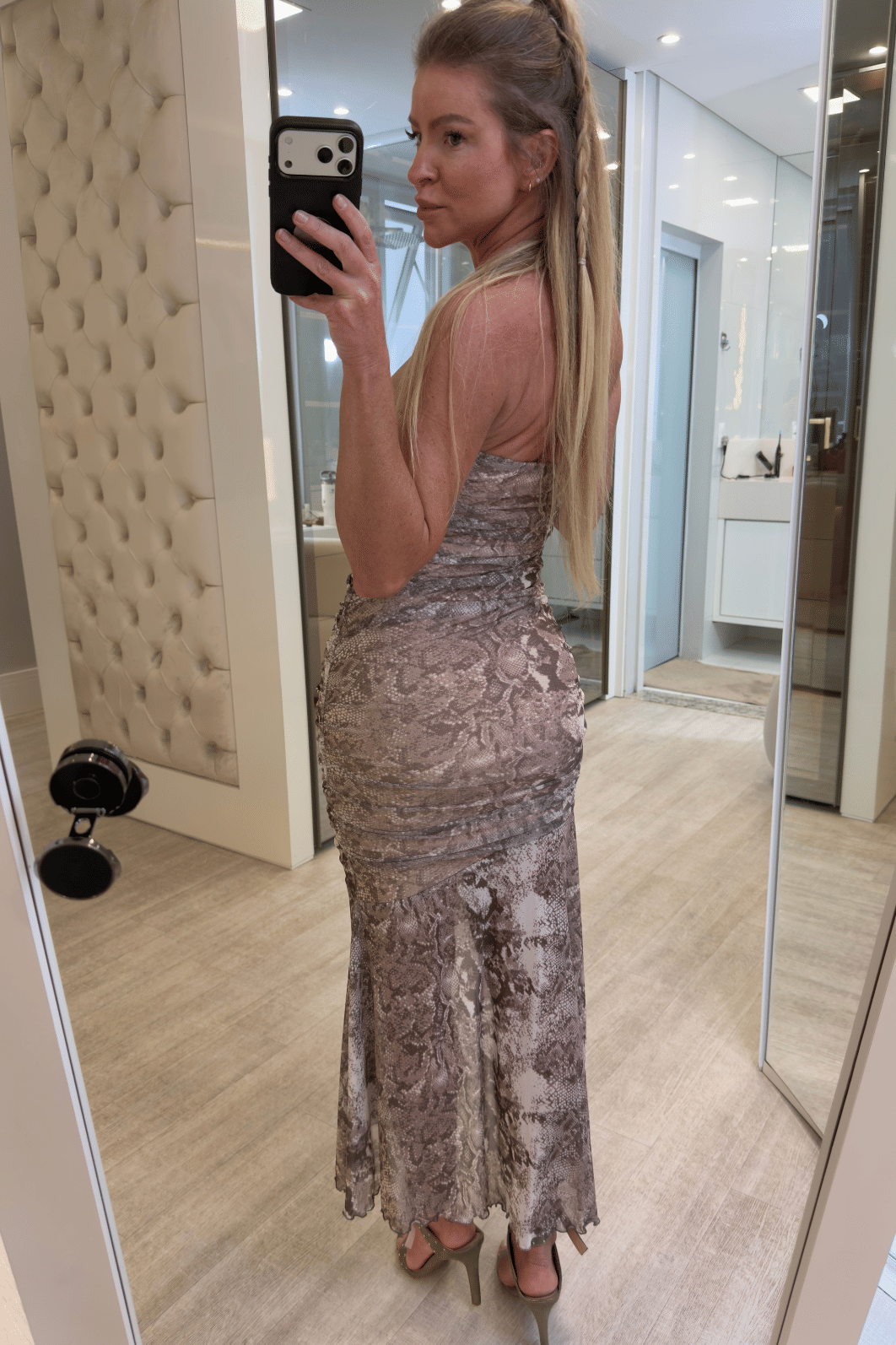 Vestido Midi Tomara que Caia Estampa Snakeskin Vestido Midi Tomara que Caia Estampa Snakeskin