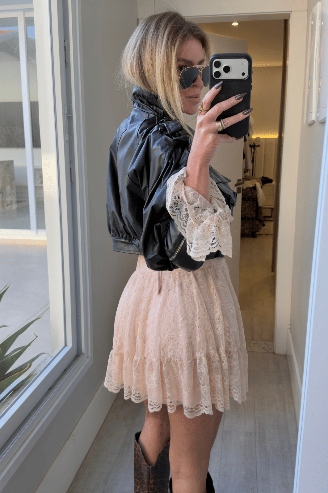 Jaqueta bomber em couro Linda Jaqueta bomber em couro Linda