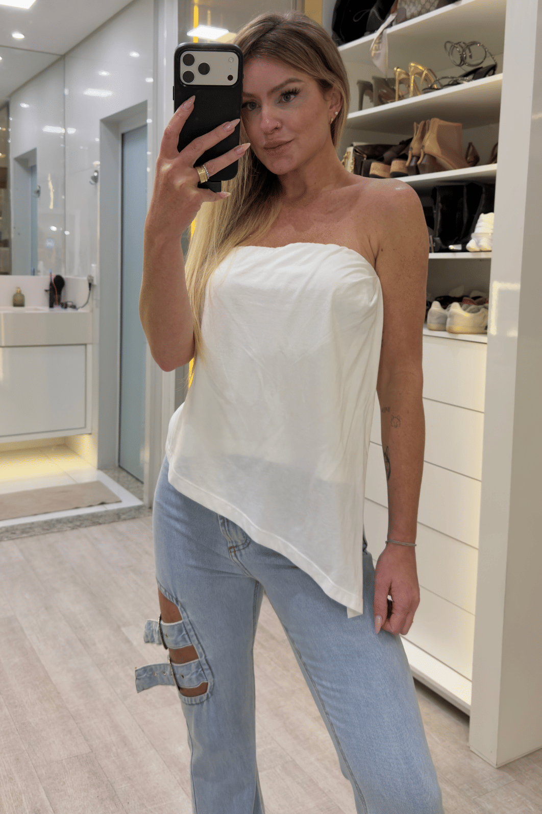 Blusa tomara que caia assimétrica lunara Blusa tomara que caia assimétrica lunara