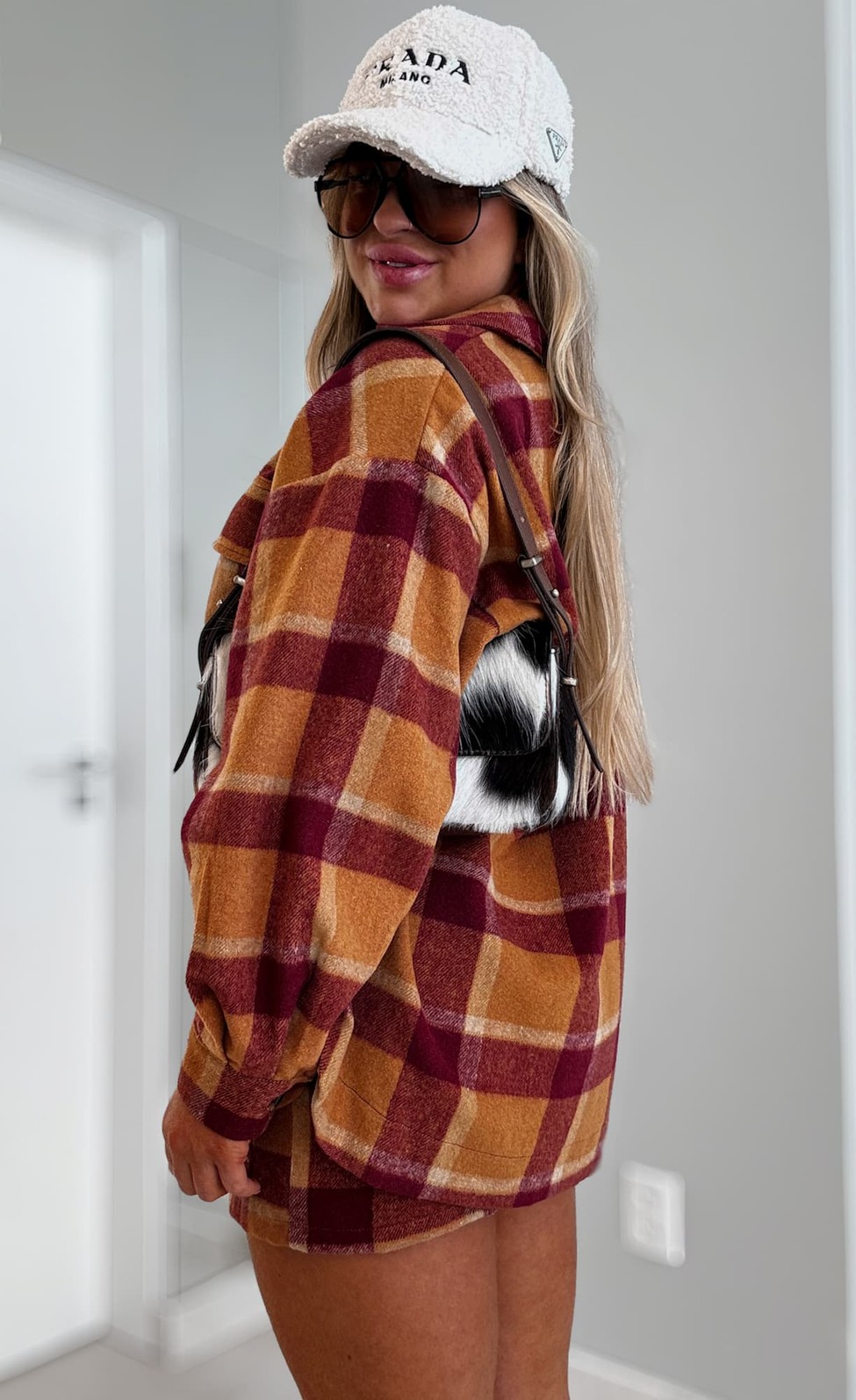 Saia de lã xadrez licor de cereja