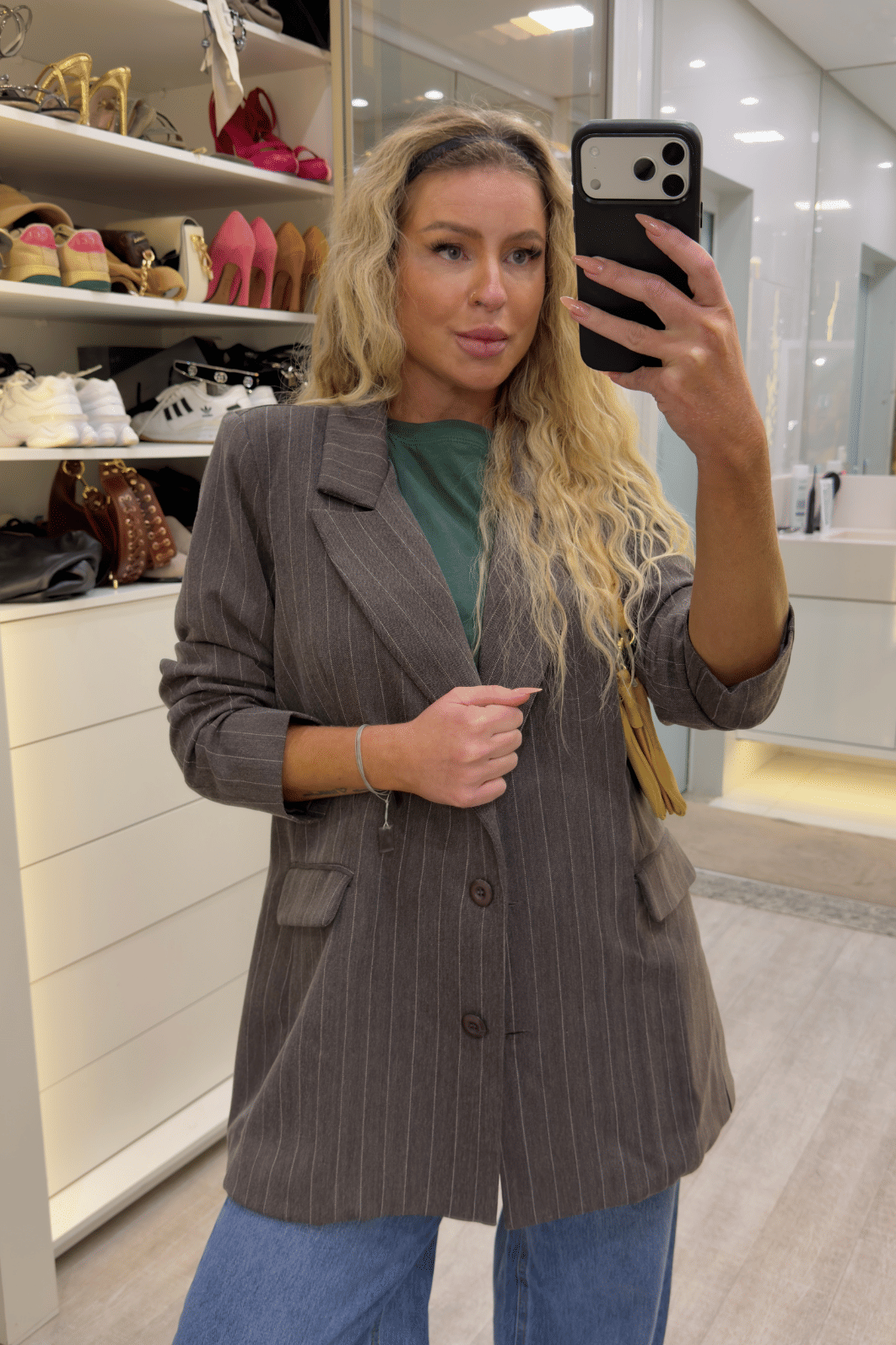 Blazer alfaiataria risca de giz Bege Beatrice Blazer alfaiataria risca de giz Bege Beatrice