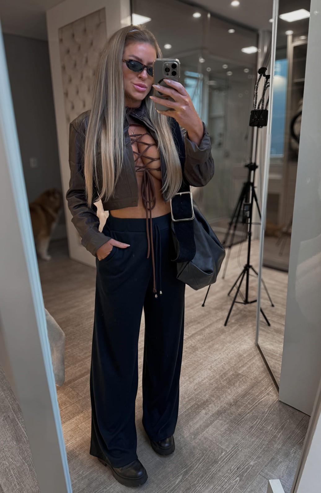 Cropped manga longa com detalhes em recortes e amarração Dulce