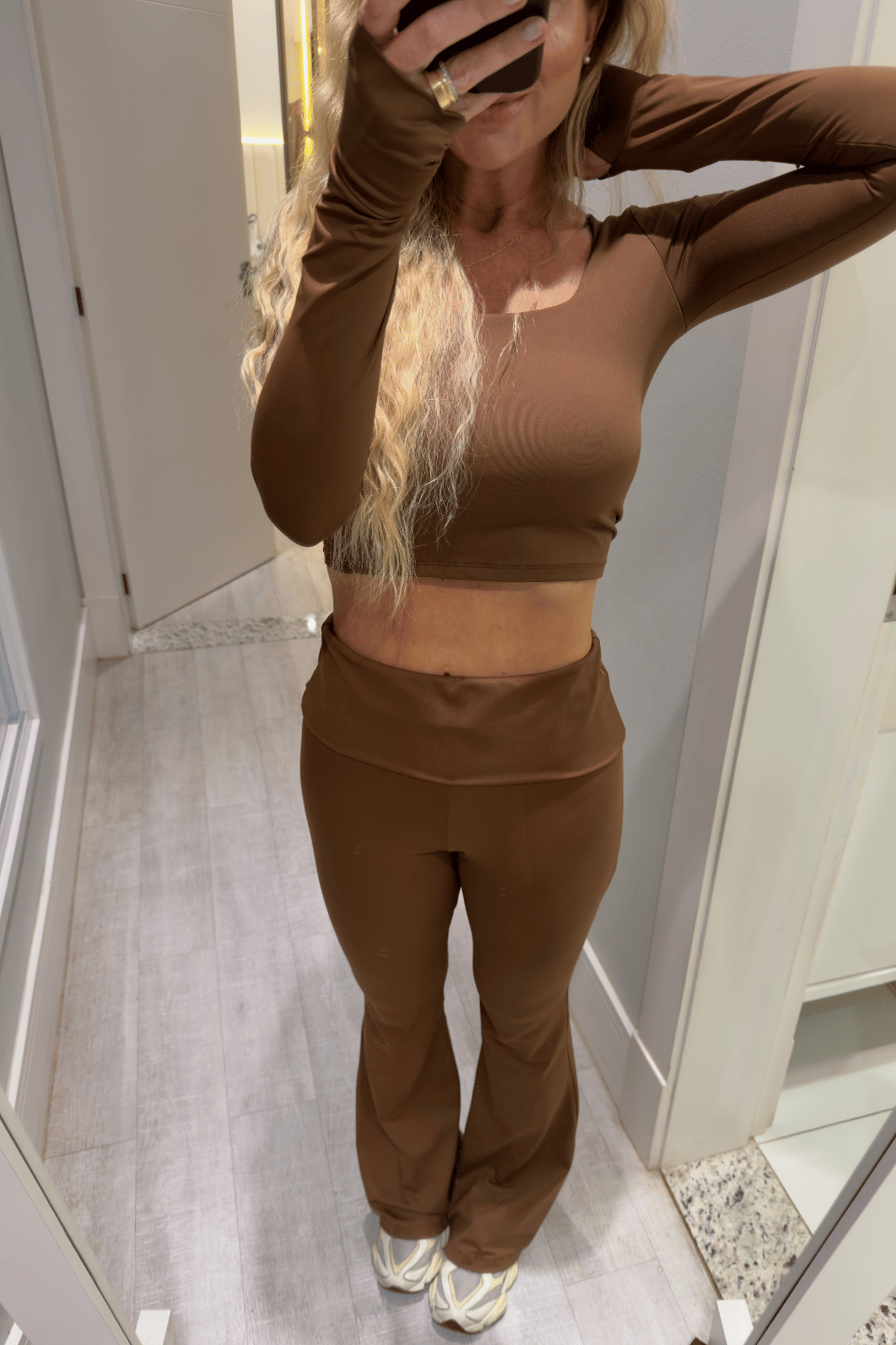 Blusa cropped poliamida manga longa dedinho Grasi MARROM Blusa cropped poliamida manga longa dedinho Grasi MARROM