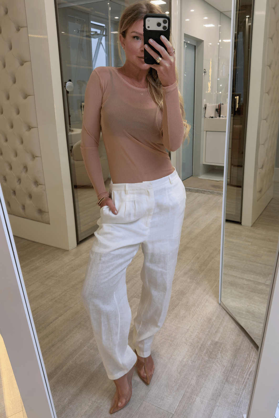 Calça cenoura em linho Monica Calça cenoura em linho Monica