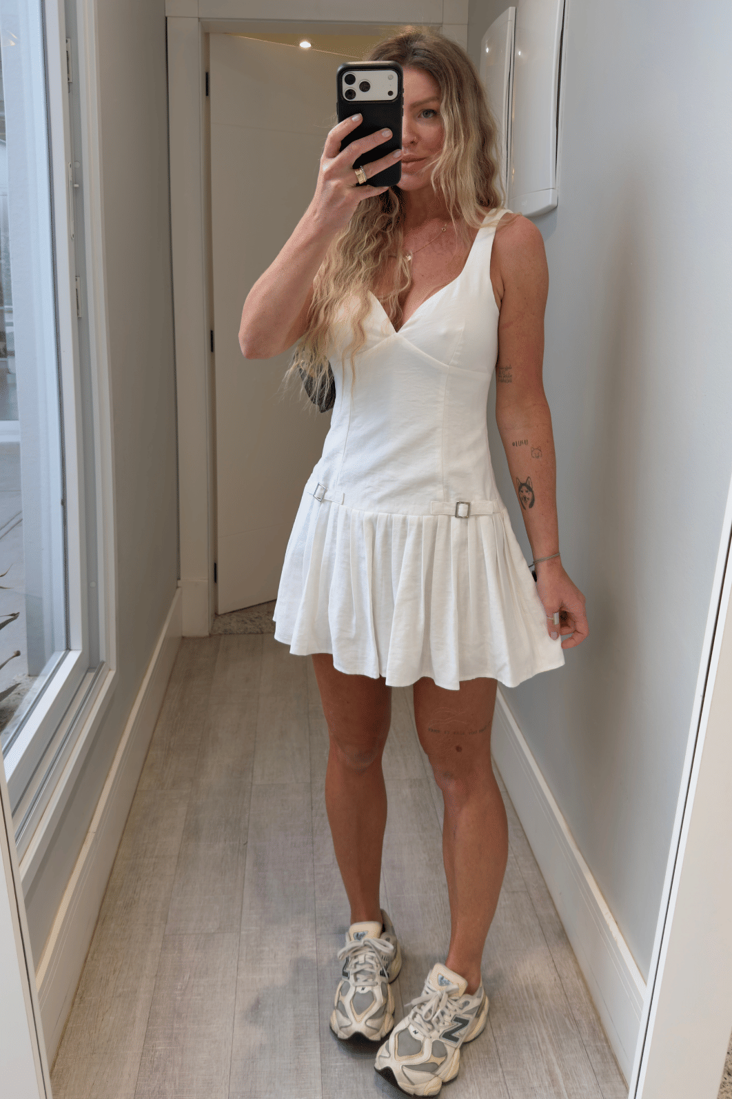 Vestido curto com pregas Raiane OFF WHITE Vestido curto com pregas Raiane OFF WHITE