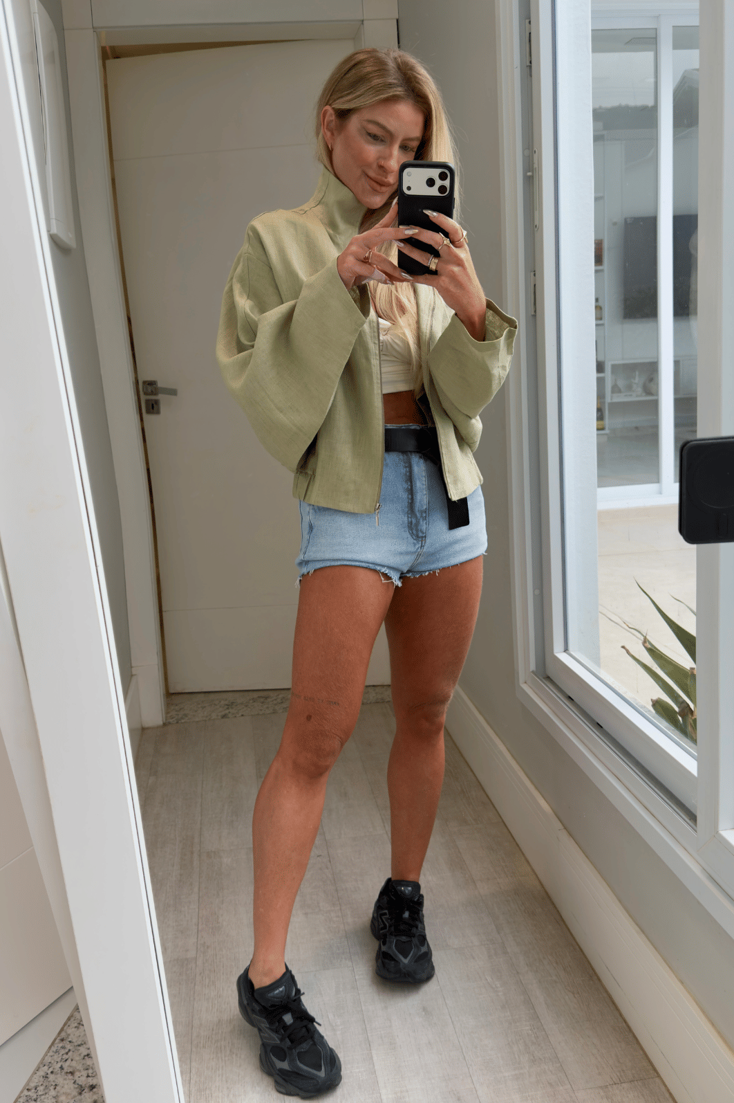 Short jeans curto barra corte à fio Gaby