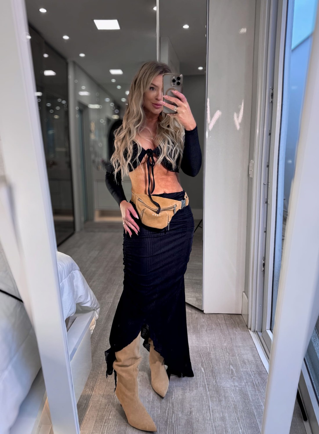 Vestido midi  tomara que caia de tule com recortes de ponta Dafne