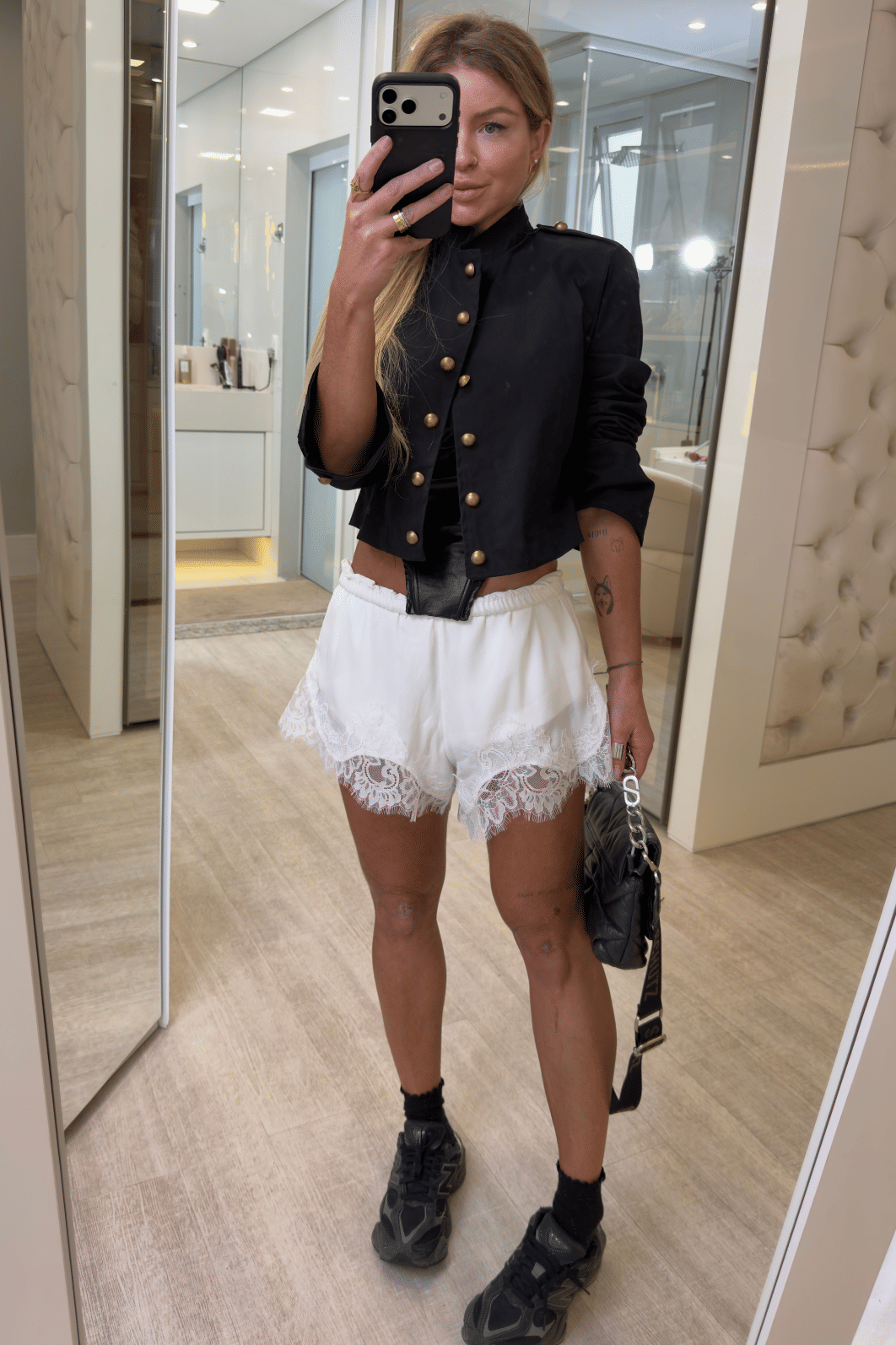 Short curto com detalhes em renda Valentina Short curto com detalhes em renda Valentina