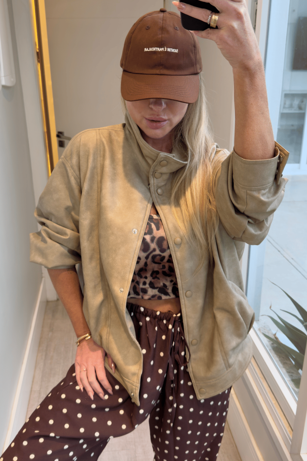 Jaqueta oversized recortes  em couro Jaine