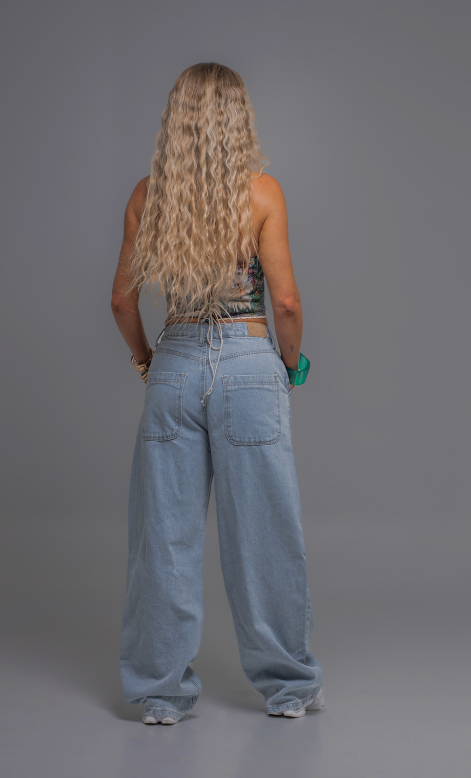 Cropped corset sem alças com estampa floral