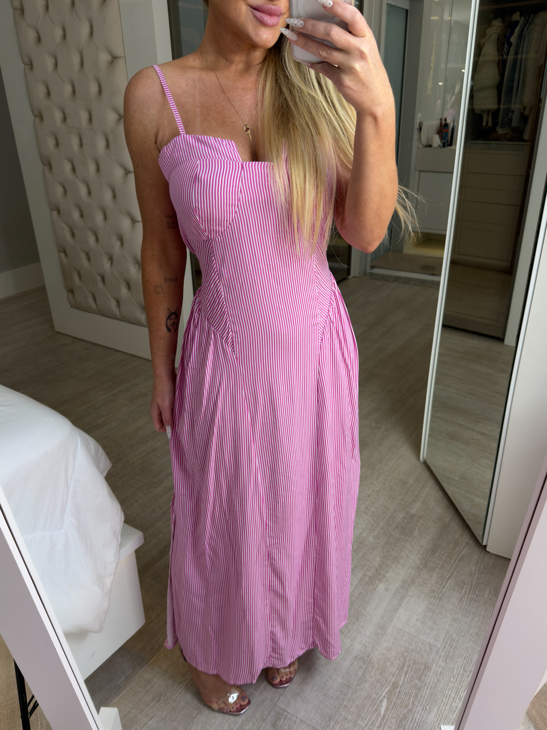 Vestido longo de alcinha estampa de listra
