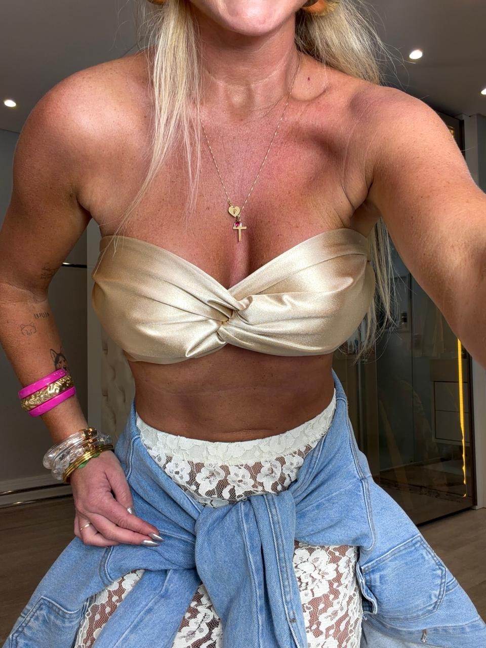 Bracelete acrílico detalhe Dourado Bracelete acrílico detalhe Dourado