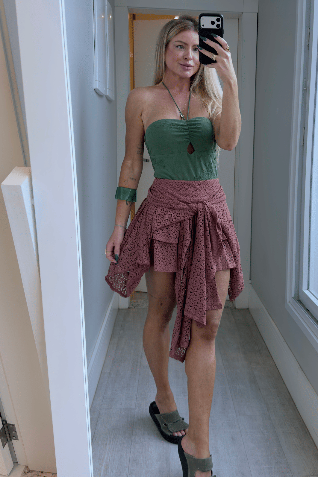 Body tomara que caia com recorte texturizado Eva