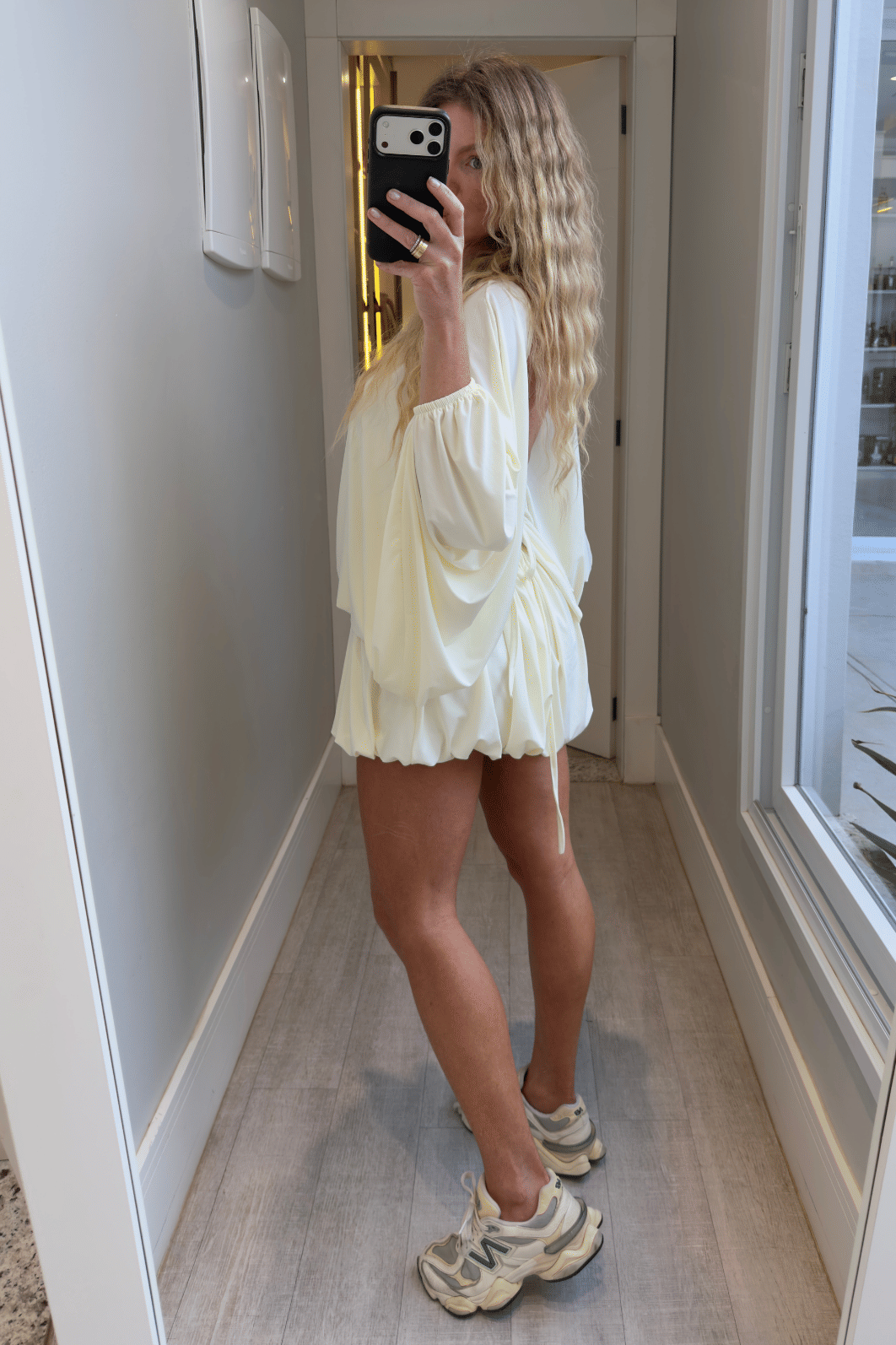 Vestido curto frente única em poliamida Naomi OFF-WHITE Vestido curto frente única em poliamida Naomi OFF-WHITE