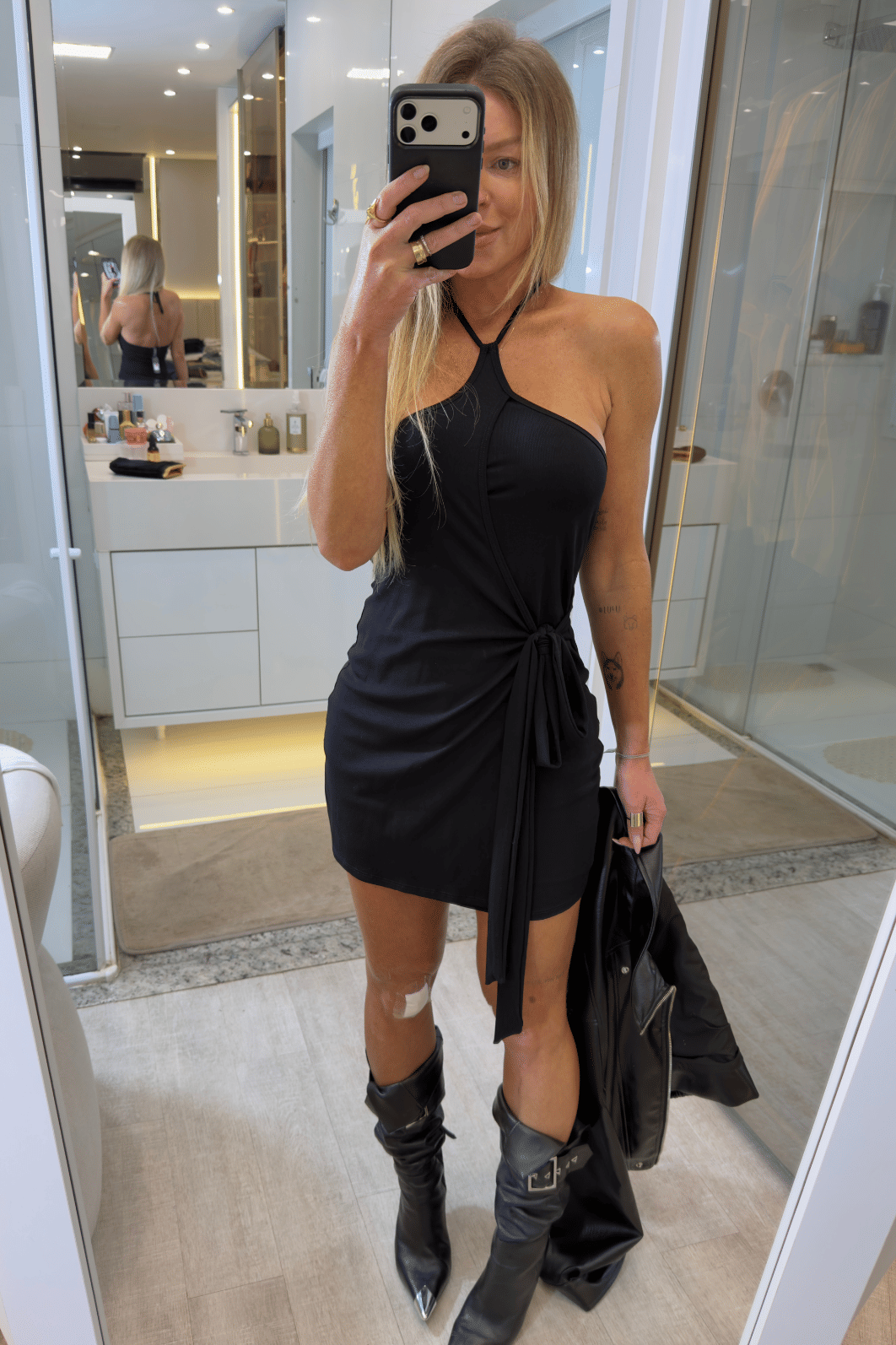Vestido frente única com short e detalhe em amarração Stella PRETO
