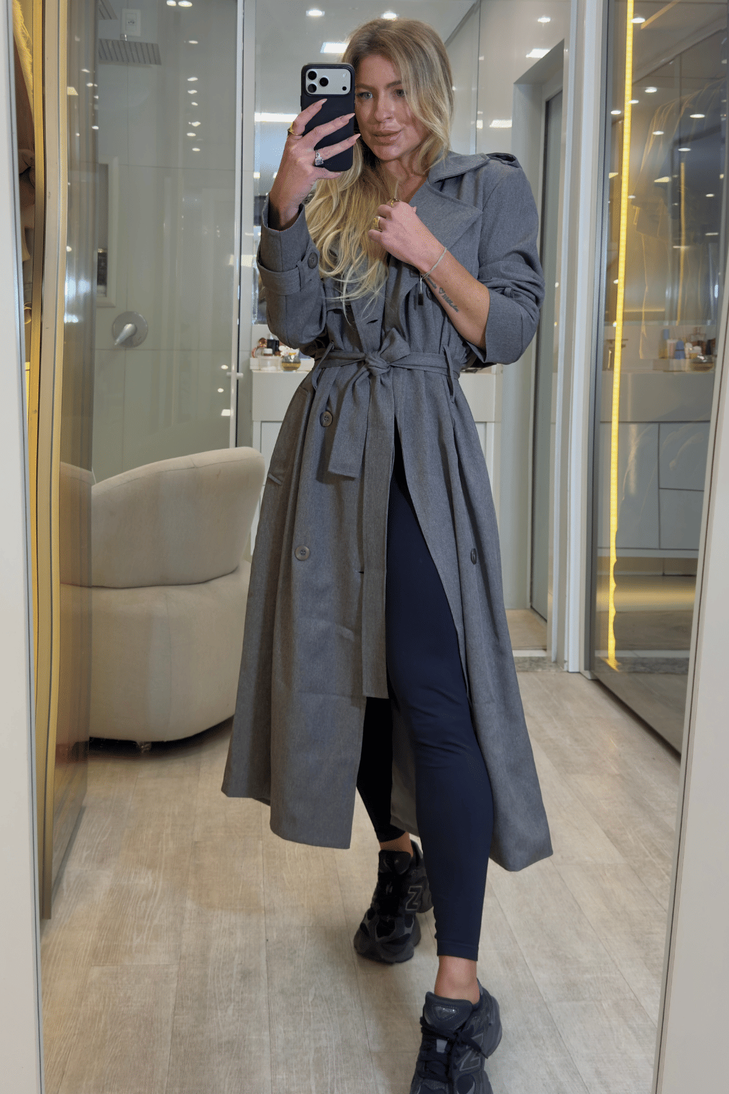 Sobretudo Trench coat Alfaiataria com amarração Sobretudo Trench coat Alfaiataria com amarração