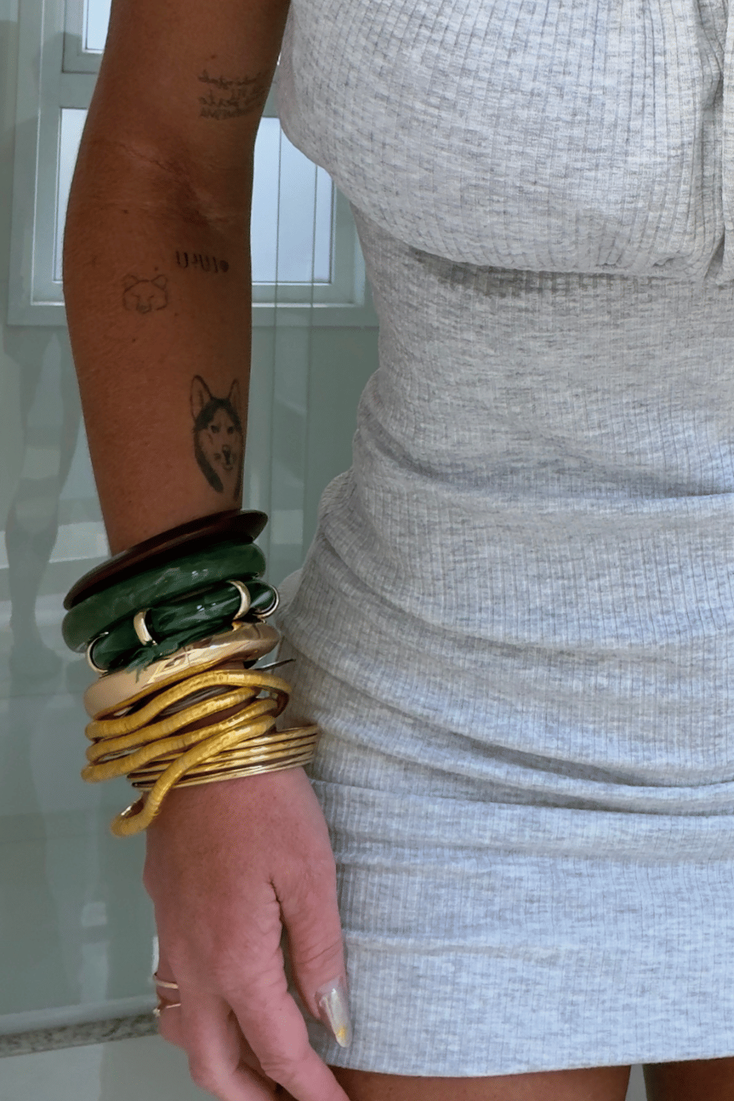 Bracelete acrílico verde com detalhe Dourado Bracelete acrílico verde com detalhe Dourado