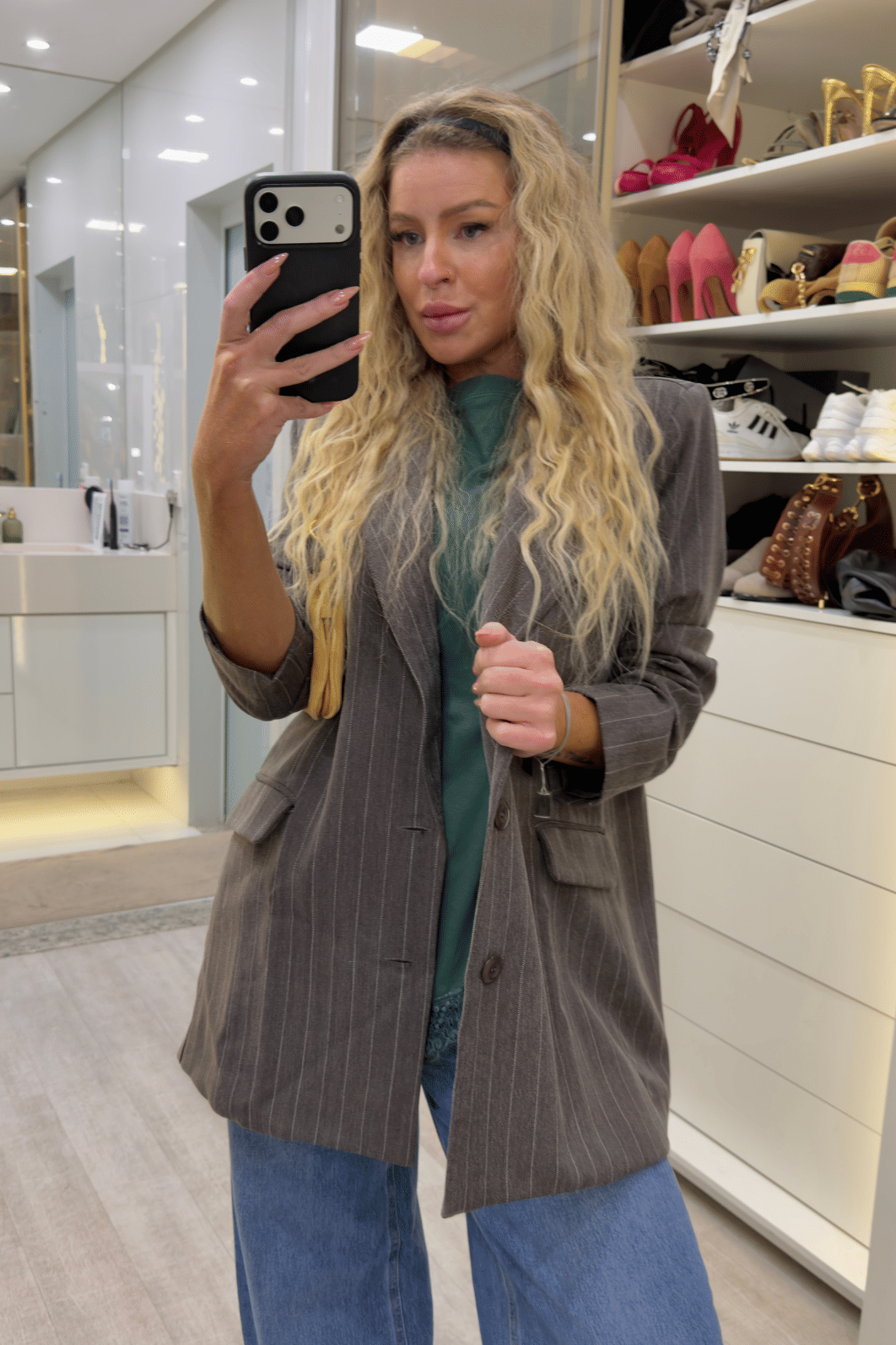 Blazer alfaiataria risca de giz Bege Beatrice Blazer alfaiataria risca de giz Bege Beatrice