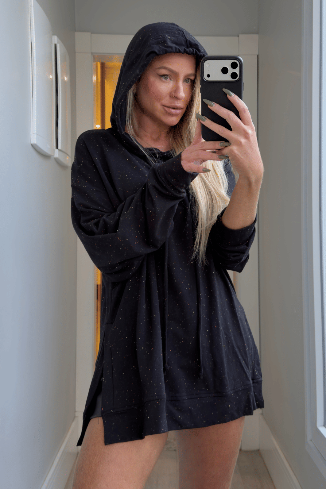 Blusa Vestido manga longa com capuz Botonê Blusa Vestido manga longa com capuz Botonê