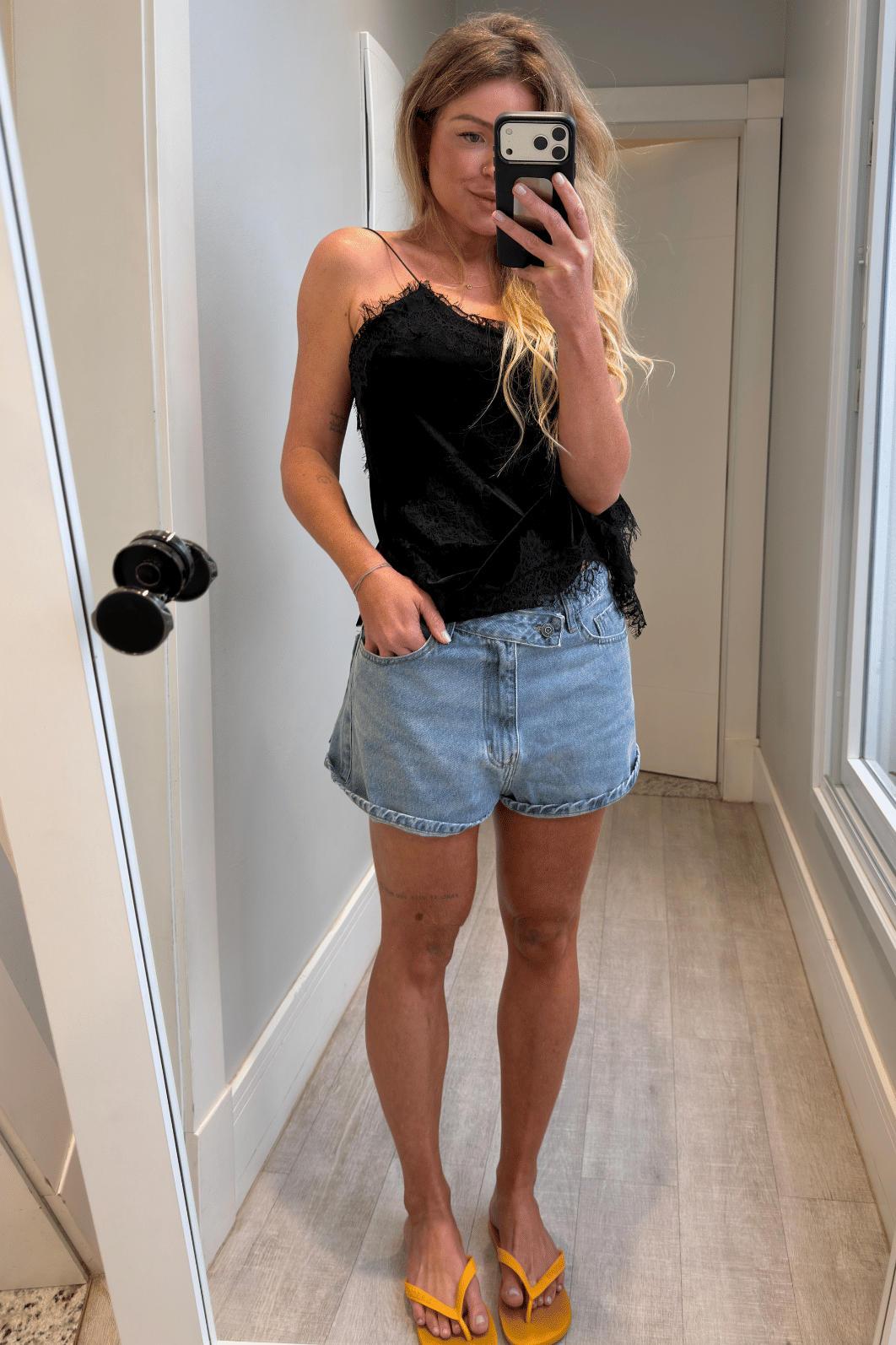Short jeans cós transpassado com botão Angel